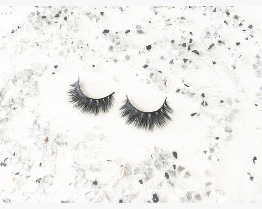 Born Stunner Mink Eyelashes
